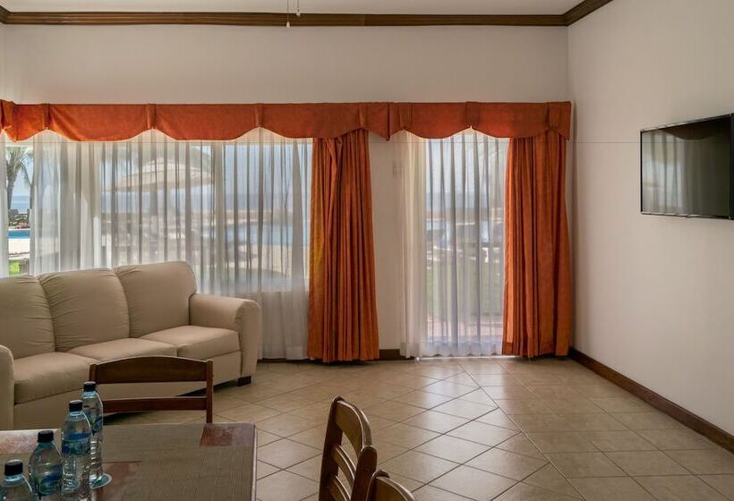 هتل Cayman Suites