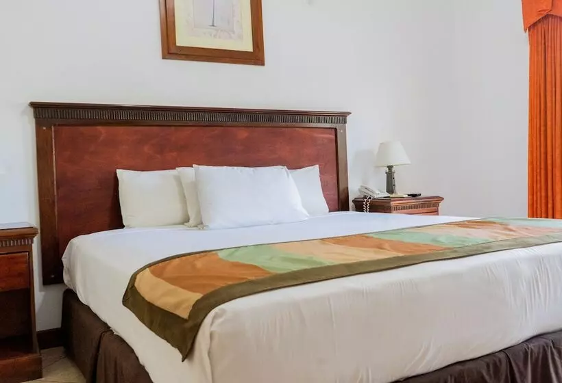 هتل Cayman Suites