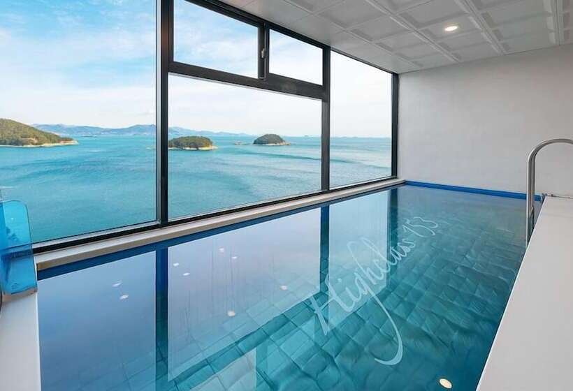 Hotel High Class 153