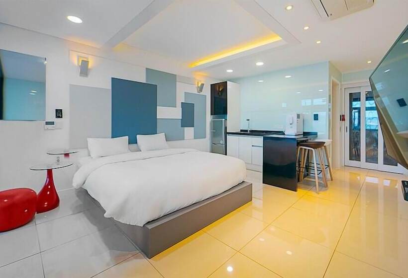 Hotel High Class 153