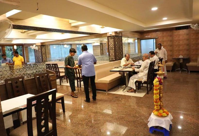 Отель Shivaprasad Grand