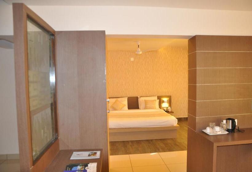 Отель Shivaprasad Grand