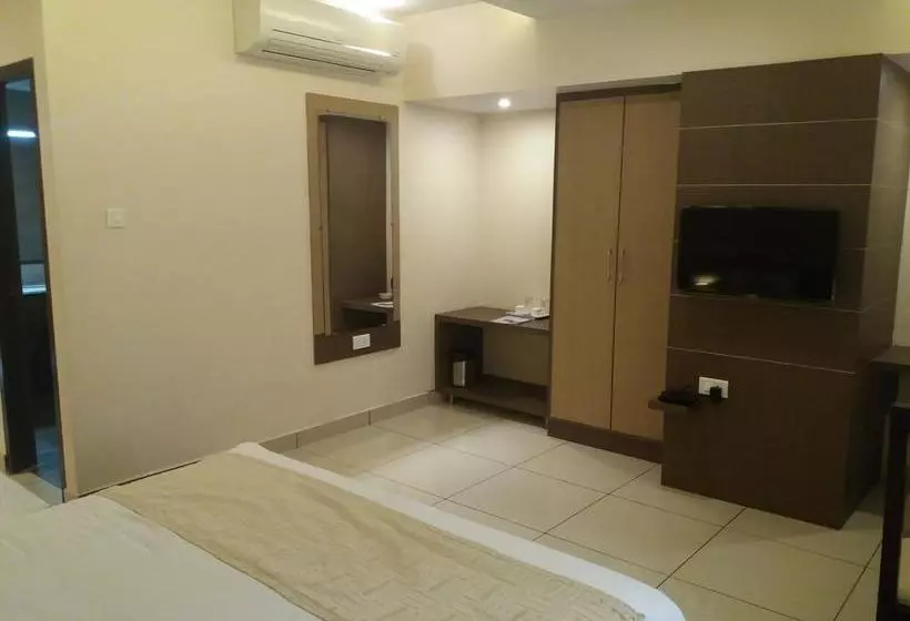 ホテル Shivaprasad Grand