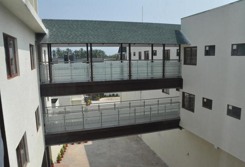 Отель Shivaprasad Grand