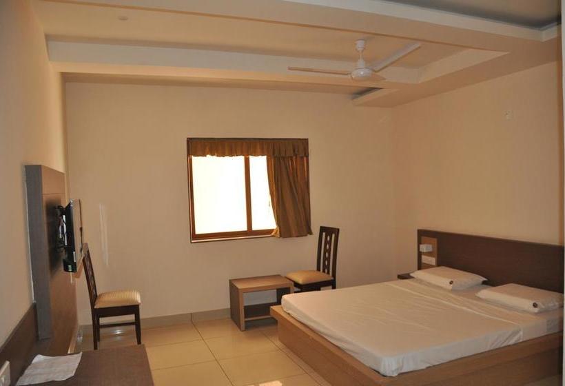 Отель Shivaprasad Grand