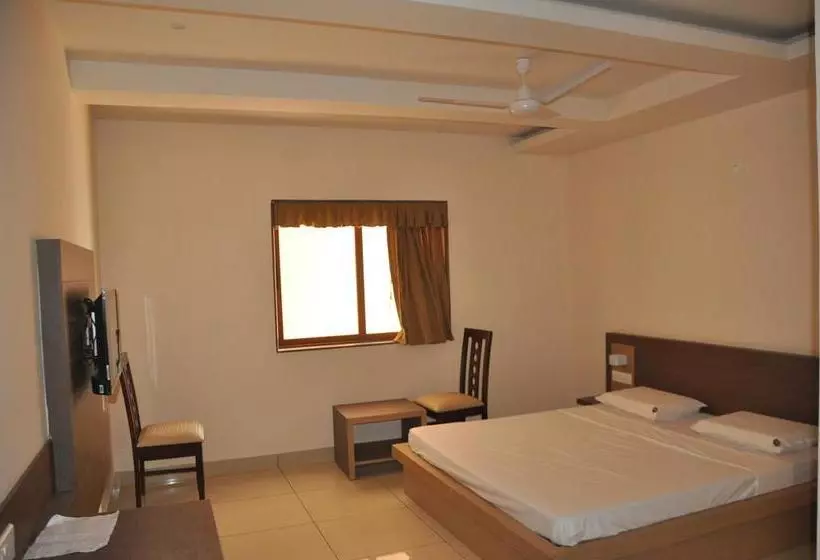 ホテル Shivaprasad Grand