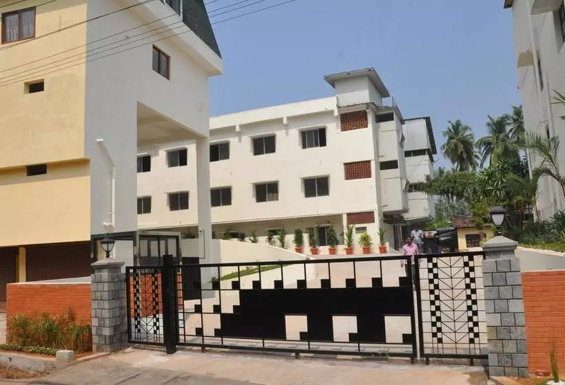ホテル Shivaprasad Grand