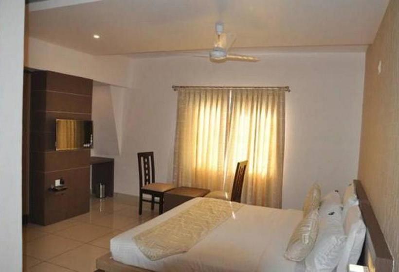 Отель Shivaprasad Grand