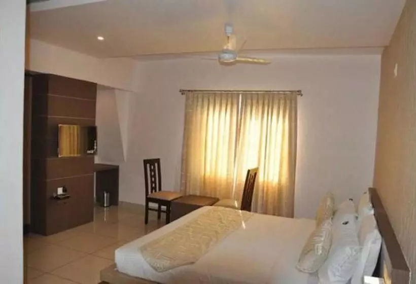 ホテル Shivaprasad Grand