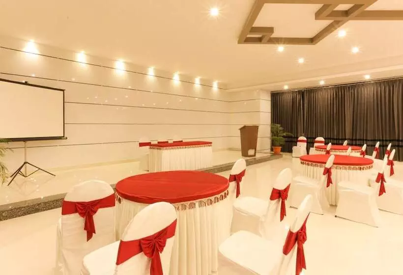 ホテル Treebo Sunrise Ig Road