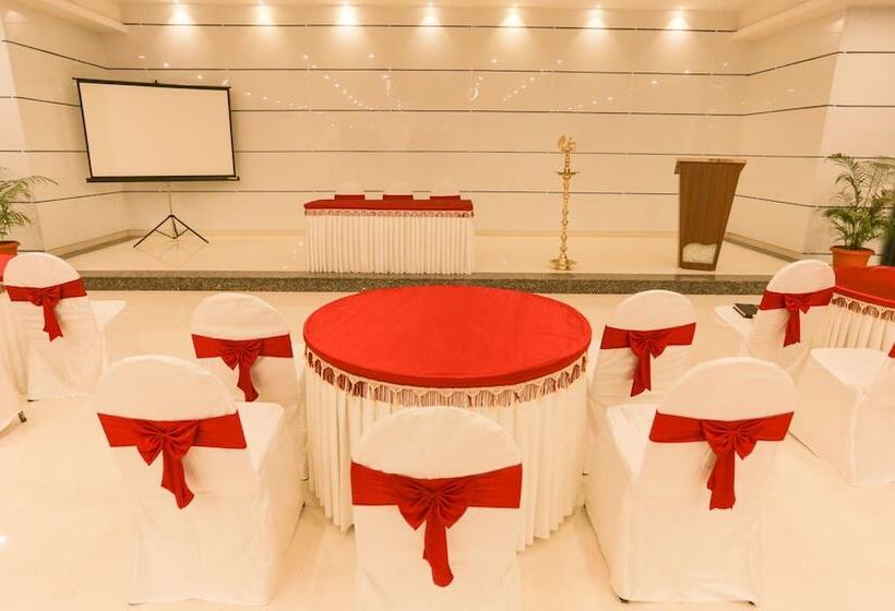 Отель Treebo Sunrise Ig Road