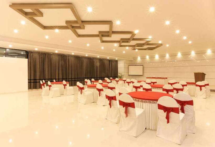 Отель Treebo Sunrise Ig Road