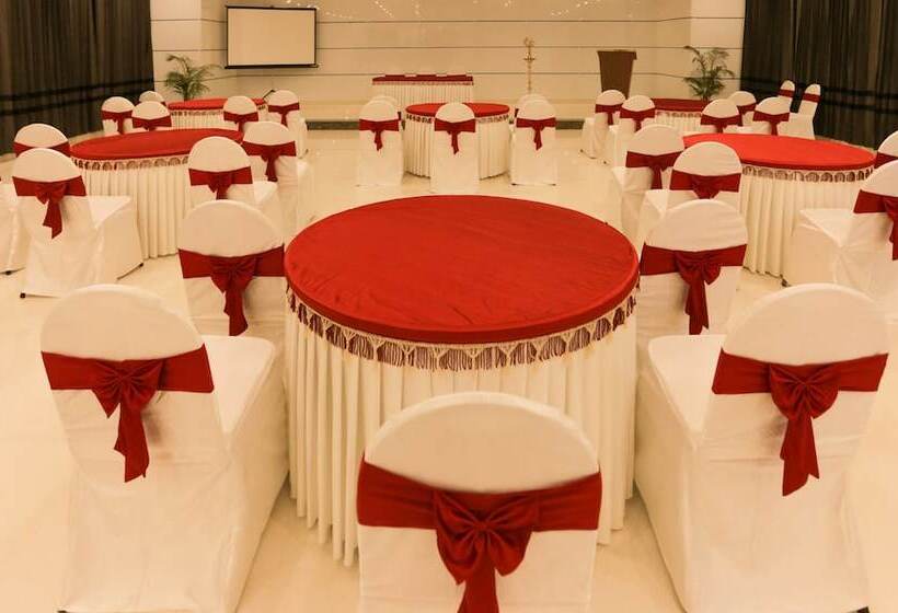 Отель Treebo Sunrise Ig Road