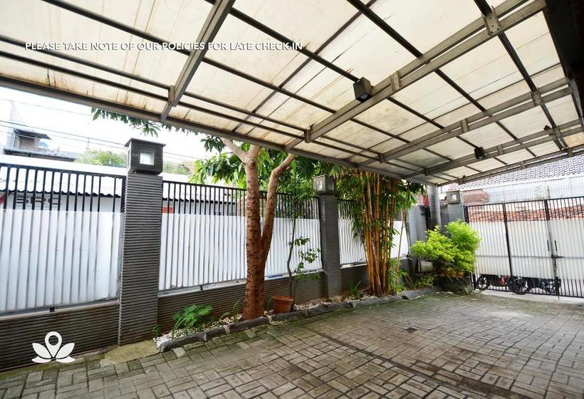 فندق Zen Rooms Radio Dalam