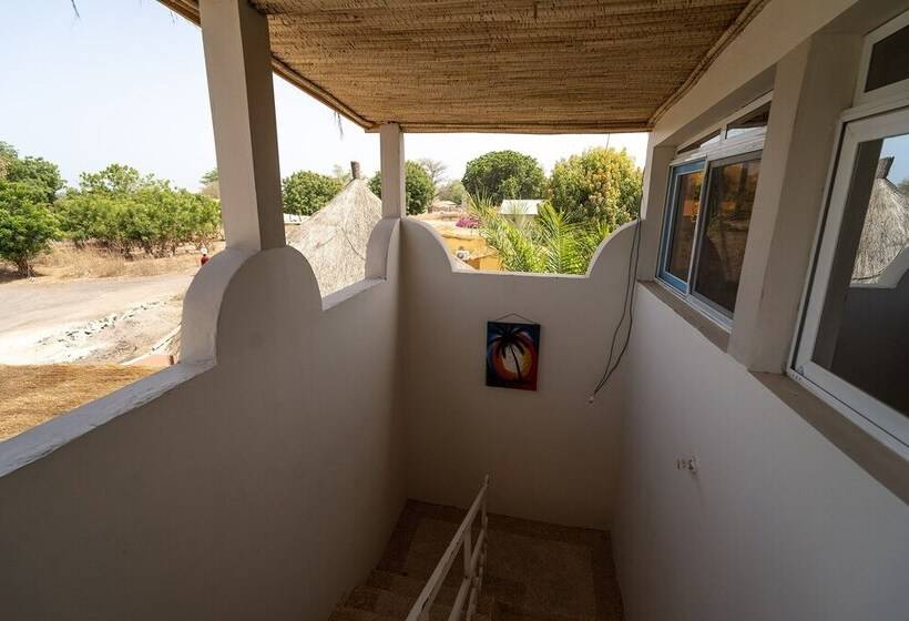 تختخواب و صبحانه La Teranga Toubacouta