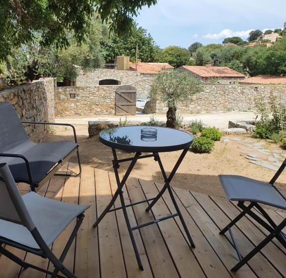 ホテル La Bergerie