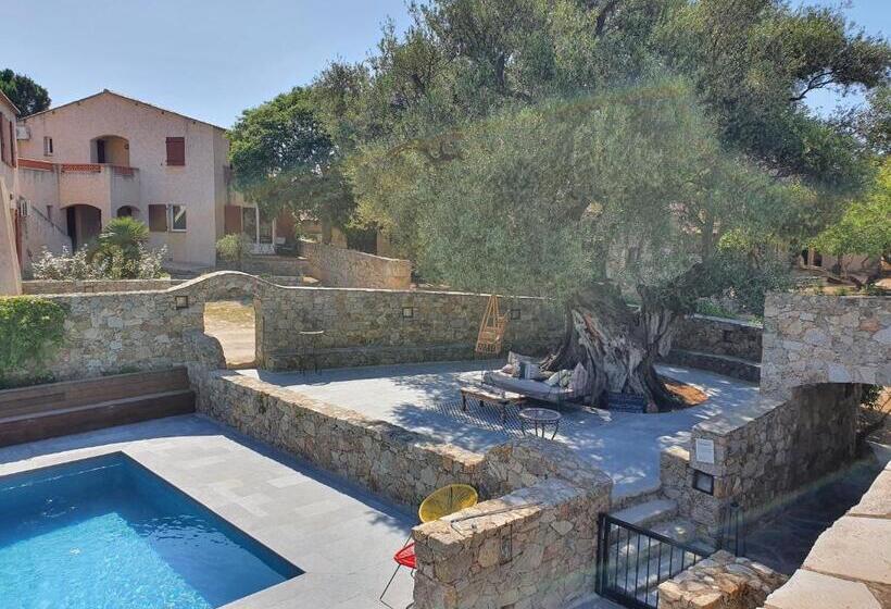 ホテル La Bergerie