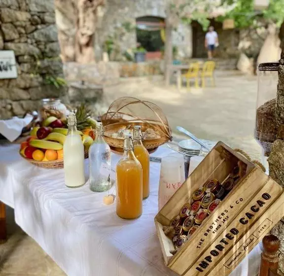 ホテル La Bergerie