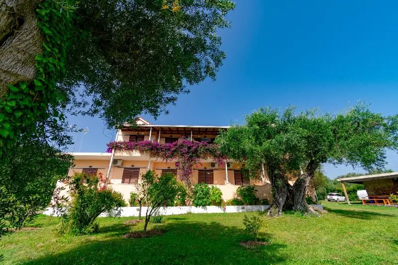 Hotelli Marilena Apartments & Studios