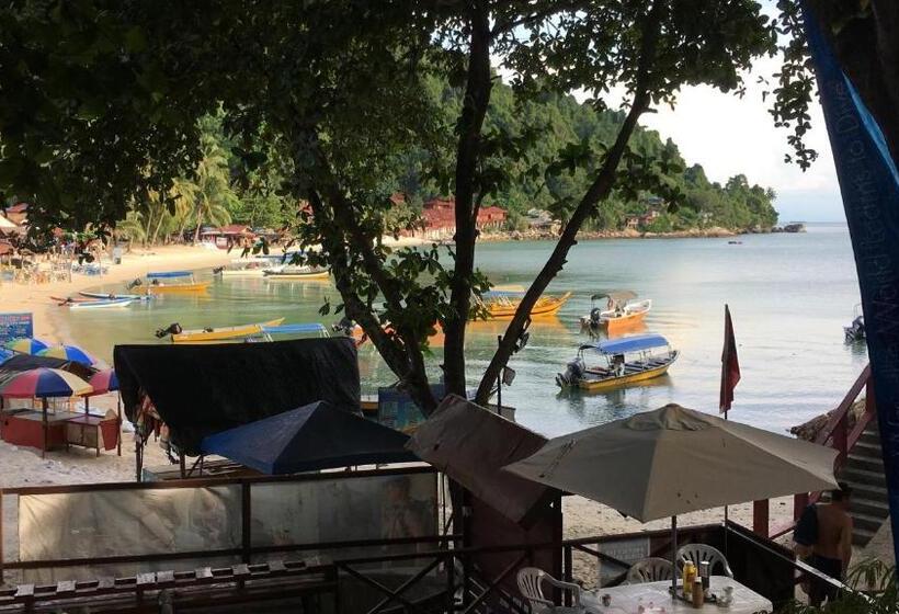 فندق صغير Quiver Dive Team Perhentian Dorm