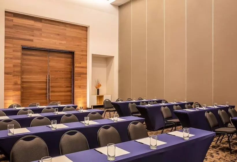 Hotelli Fiesta Inn Tuxtla Fashion Mall