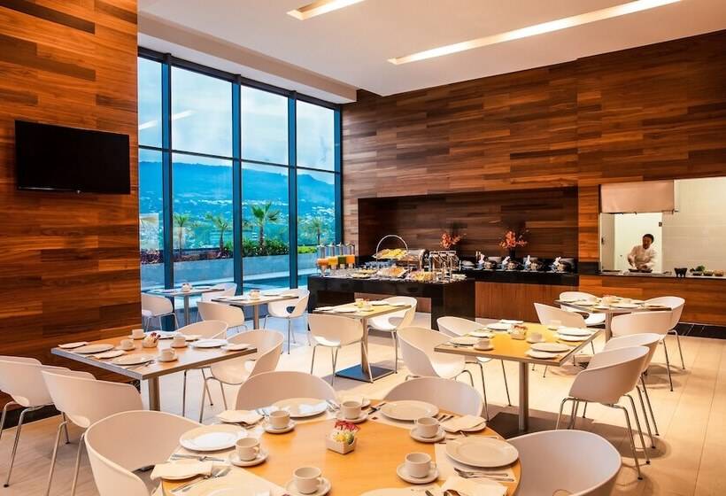 בית מלון כפרי Fiesta Inn Tuxtla Fashion Mall