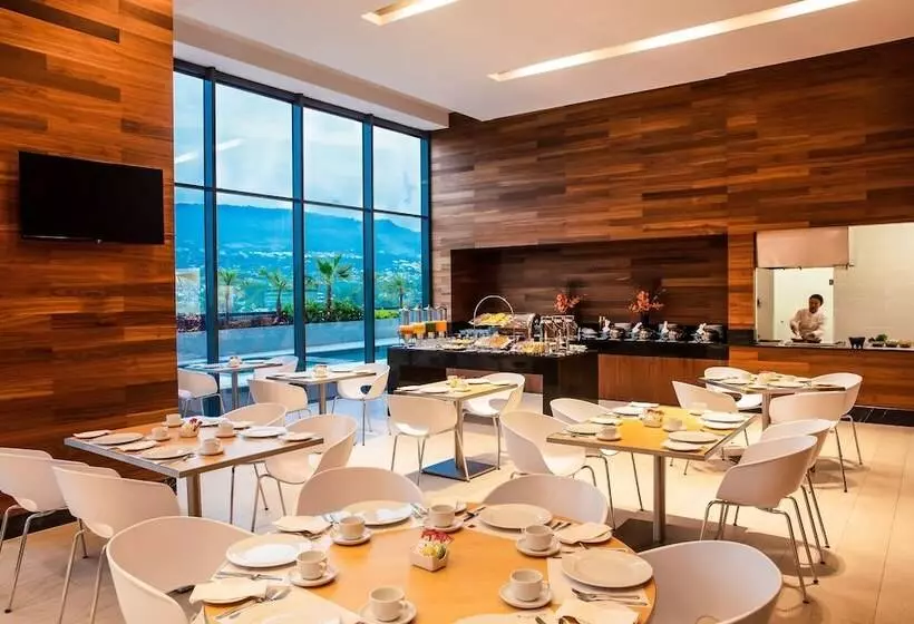 Hotelli Fiesta Inn Tuxtla Fashion Mall