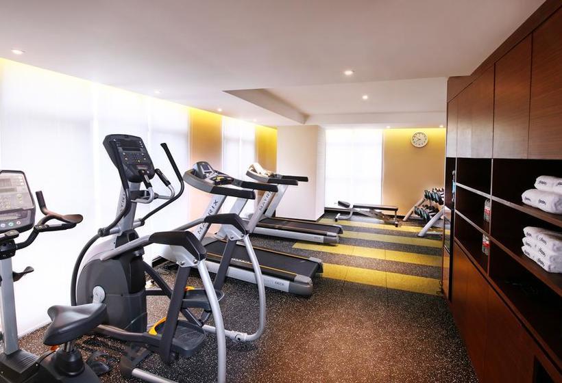 هتل Hampton By Hilton Beihai Station