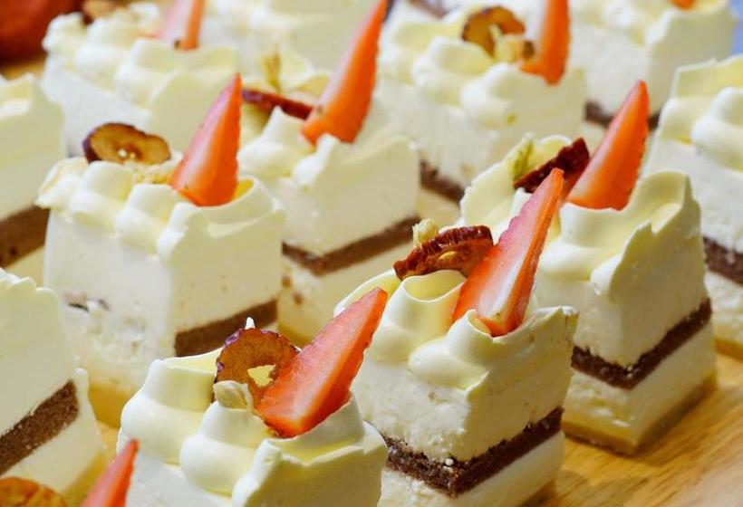 هتل Hampton By Hilton Beihai Station