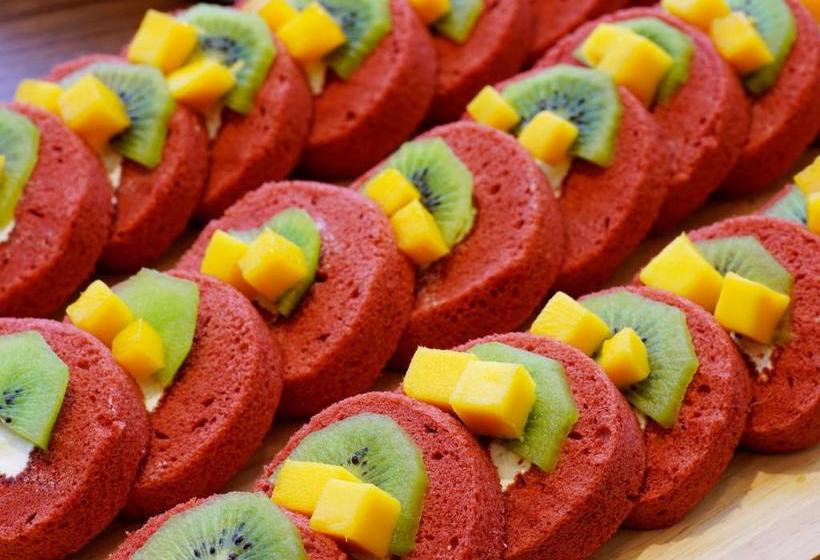 هتل Hampton By Hilton Beihai Station