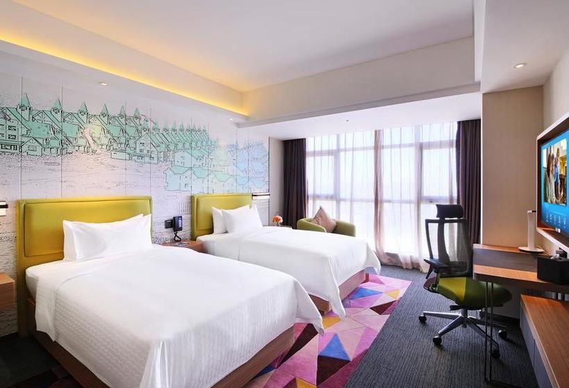 هتل Hampton By Hilton Beihai Station