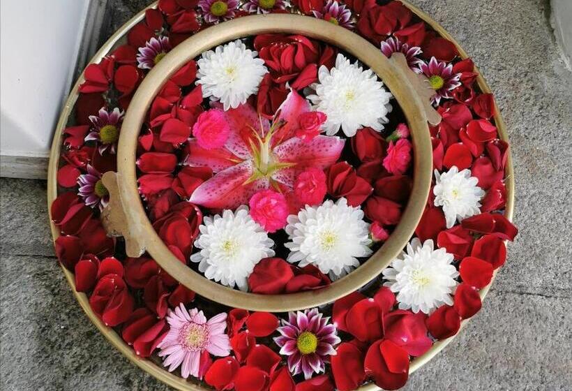 The Strand Hotel, The Former Residence Of Oscar Wilde