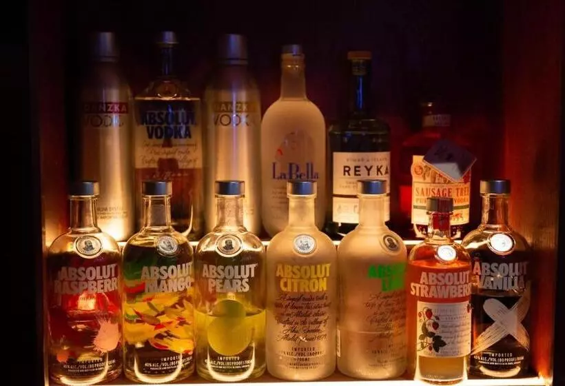 The Strand Hotel, The Former Residence Of Oscar Wilde