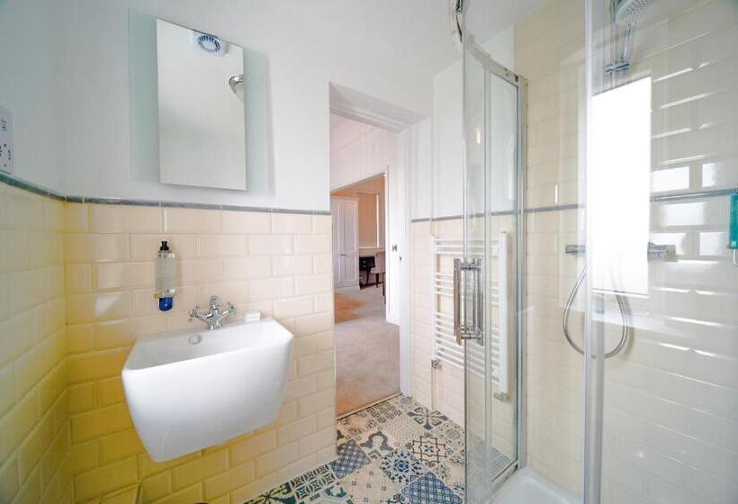 The Strand Hotel, The Former Residence Of Oscar Wilde