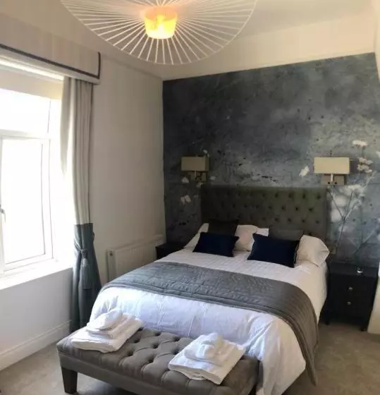 The Strand Hotel, The Former Residence Of Oscar Wilde