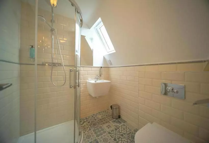 The Strand Hotel, The Former Residence Of Oscar Wilde