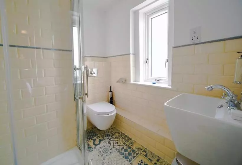 The Strand Hotel, The Former Residence Of Oscar Wilde