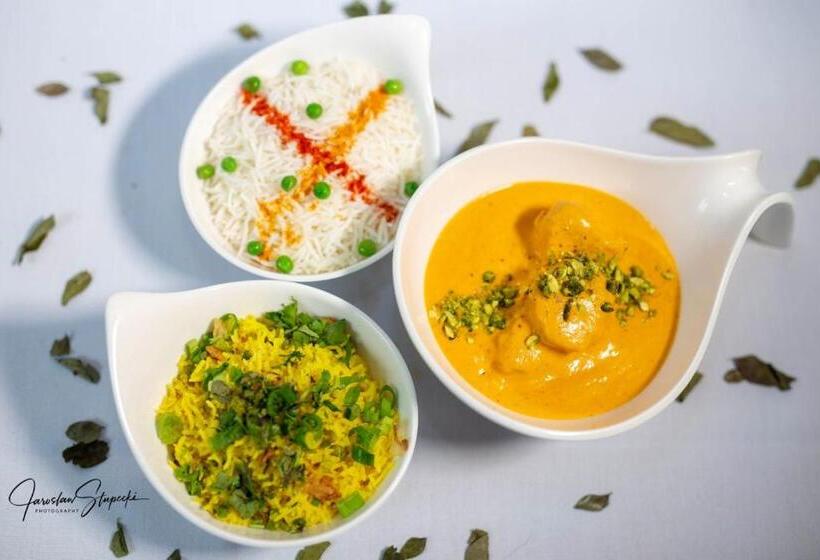 The Strand Hotel, The Former Residence Of Oscar Wilde