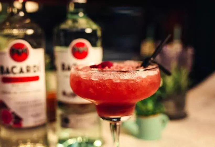 The Strand Hotel, The Former Residence Of Oscar Wilde