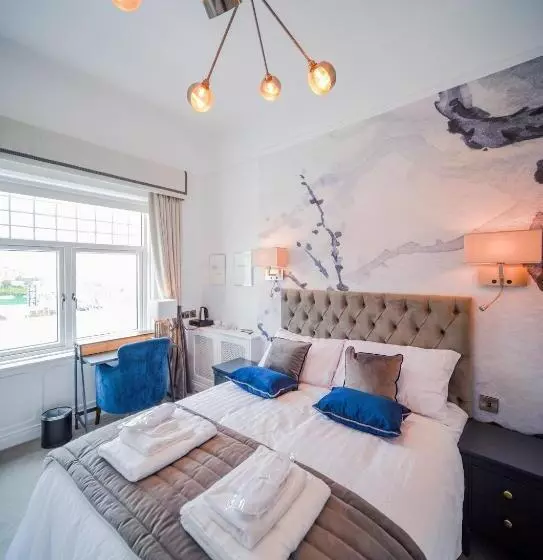 The Strand Hotel, The Former Residence Of Oscar Wilde