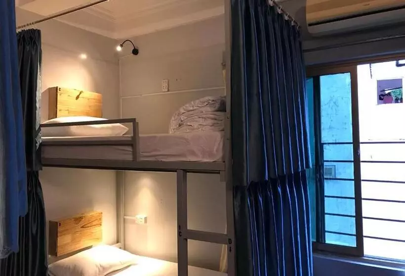 Luna S House Hostel