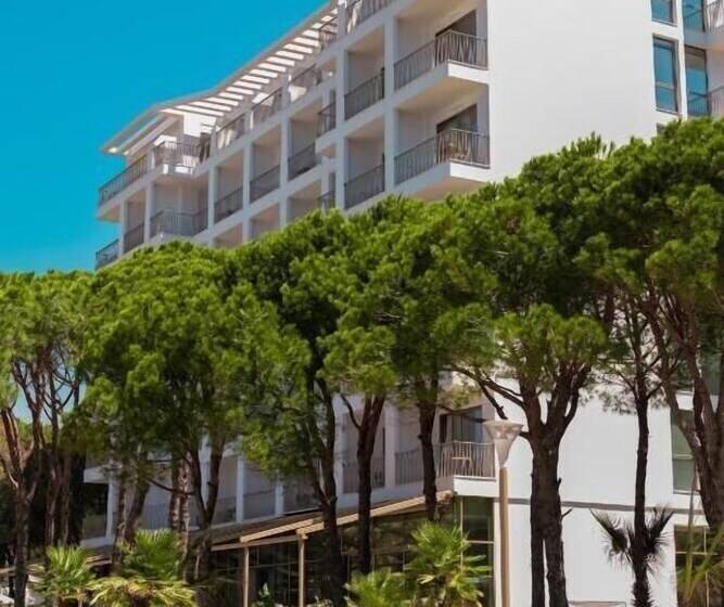 Hotel Fllad Resort & Spa