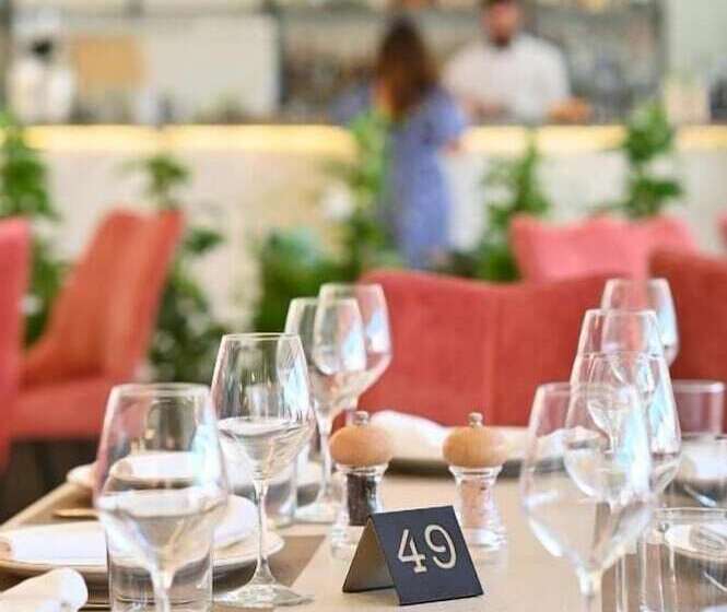 Hotelli Fllad Resort & Spa