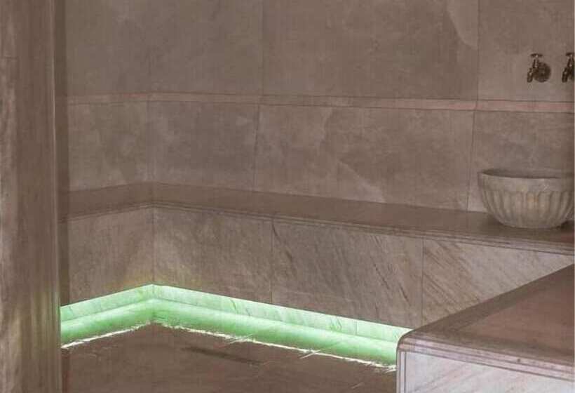 Hotel Fllad Resort & Spa