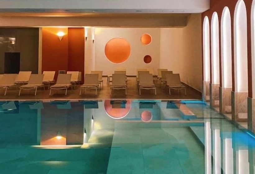 Hotel Fllad Resort & Spa