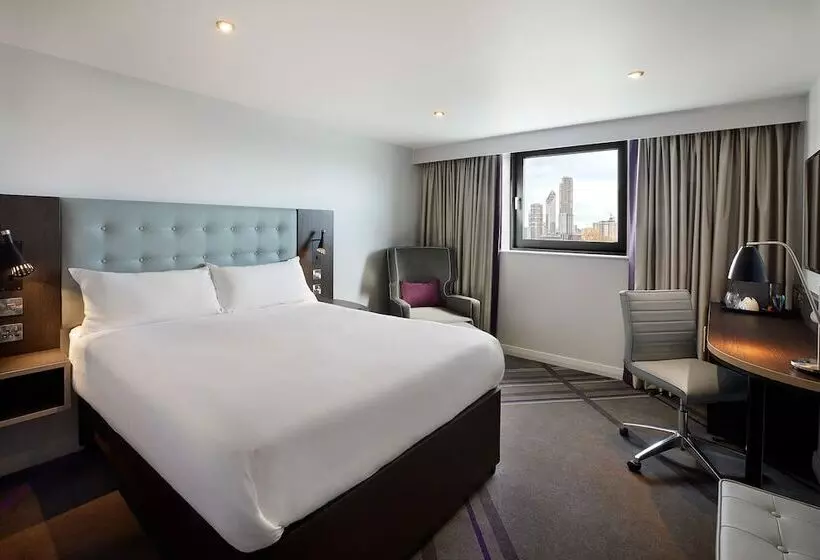 Hotelli Premier Inn Guernsey St Peter Port (admiral Park)
