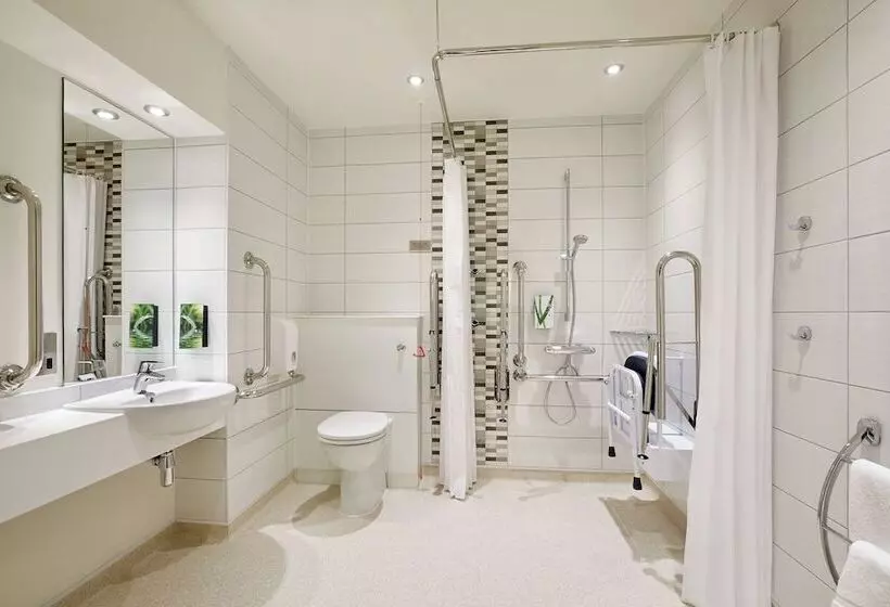 Hotelli Premier Inn Guernsey St Peter Port (admiral Park)