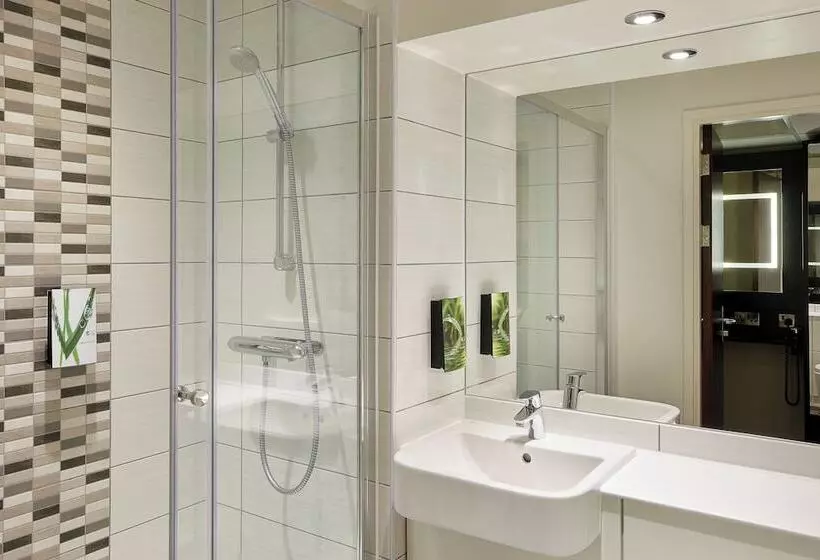 Hotelli Premier Inn Guernsey St Peter Port (admiral Park)