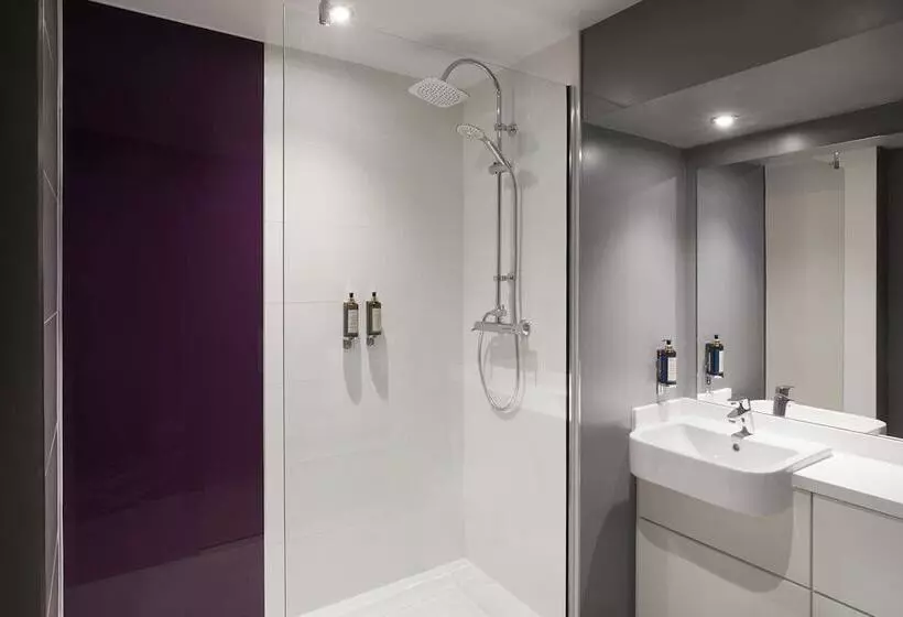 Hotelli Premier Inn Guernsey St Peter Port (admiral Park)