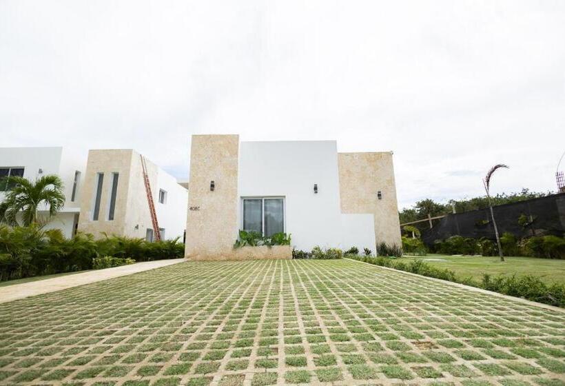 استراحتگاه Ka Romana Residences